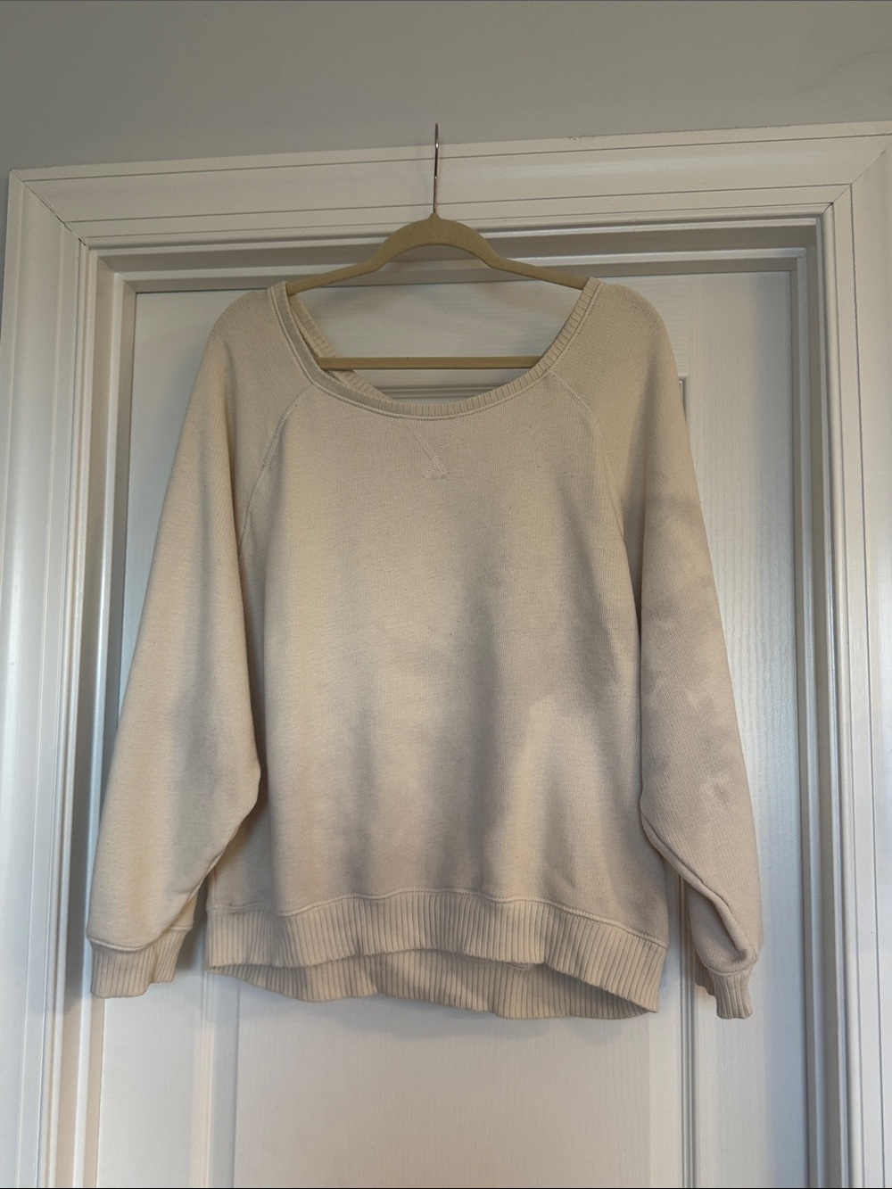 American Eagle Womens Seriously Lived-In Sweatshirt Size L Cream Raglan Pullover